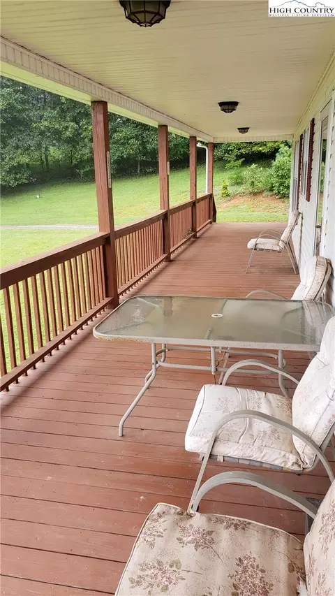 374 Maple Leaf Ln, Galax, VA 24333 photo 5