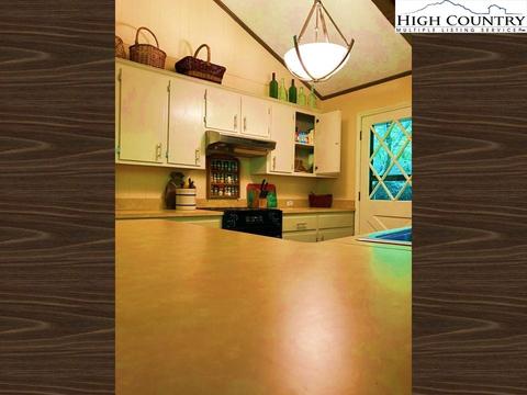 693 Skiview Dr, Seven Devils, NC 28604 photo 14