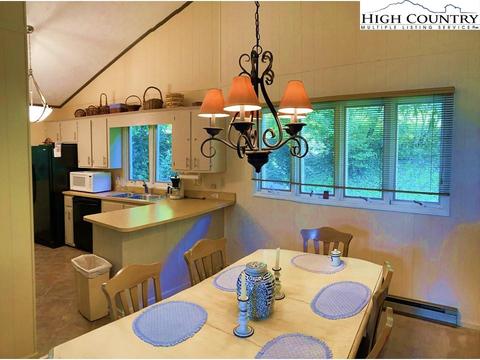 693 Skiview Dr, Seven Devils, NC 28604 photo 8