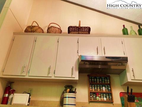 693 Skiview Dr, Seven Devils, NC 28604 photo 11