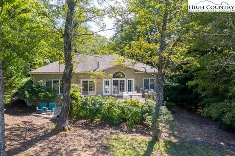 843 County Downs Ave, Roaring Gap, NC 28668 photo 18