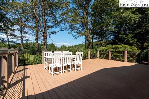 843 County Downs Ave, Roaring Gap, NC 28668 photo 4