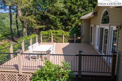 843 County Downs Ave, Roaring Gap, NC 28668 photo 11