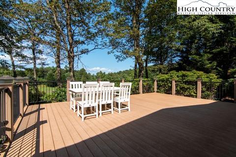 843 County Downs Ave, Roaring Gap, NC 28668 photo 4