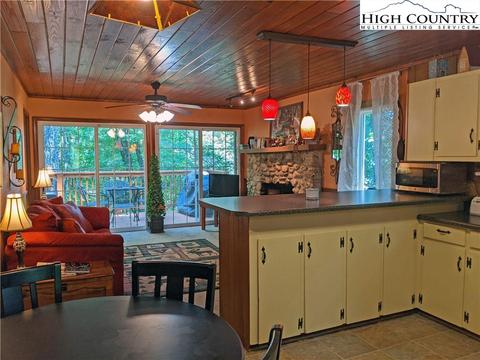 584 Horse Shoe Ridge E Rd, Deep Gap, NC 28618 photo 4