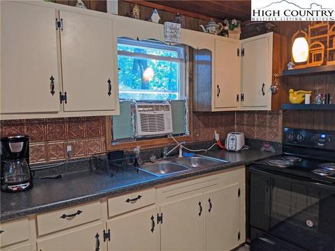 584 Horse Shoe Ridge E Rd, Deep Gap, NC 28618 photo 7