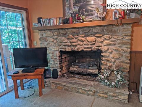 584 Horse Shoe Ridge E Rd, Deep Gap, NC 28618 photo 15