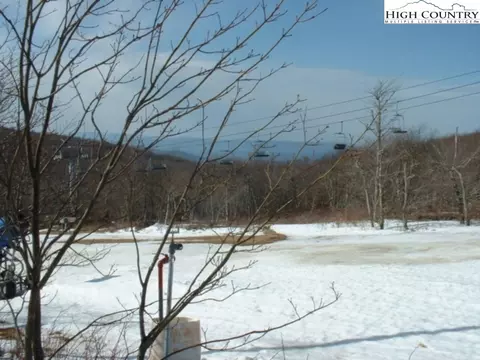 104 Oz Cir, Beech Mountain, NC 28604 photo 4