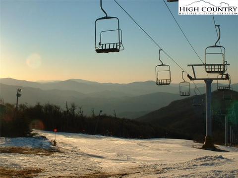 104 Oz Cir, Beech Mountain, NC 28604 photo 1