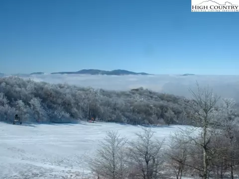 104 Oz Cir, Beech Mountain, NC 28604 photo 2