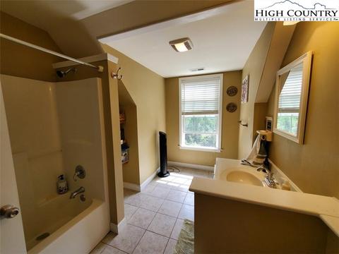 432 High Knolls Ln, Deep Gap, NC 28618 photo 24