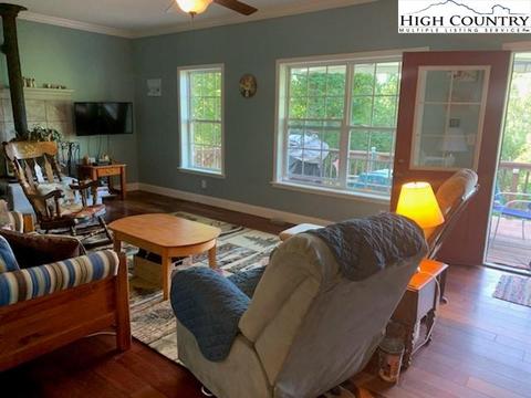 432 High Knolls Ln, Deep Gap, NC 28618 photo 9