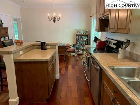 432 High Knolls Ln, Deep Gap, NC 28618 photo 13