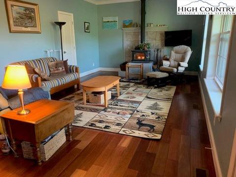 432 High Knolls Ln, Deep Gap, NC 28618 photo 10