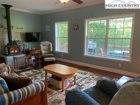 432 High Knolls Ln, Deep Gap, NC 28618 photo 11