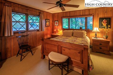 207 Spruce, Boone, NC 28607 photo 4