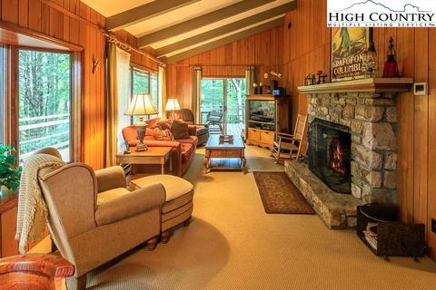 207 Spruce, Boone, NC 28607 photo 3