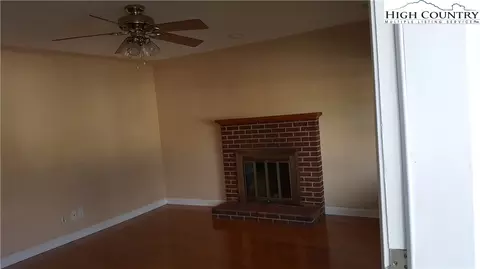 290 Queen St, Boone, NC 28607 photo 4
