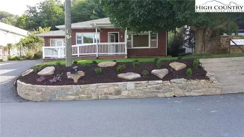 290 Queen St, Boone, NC 28607 photo 1