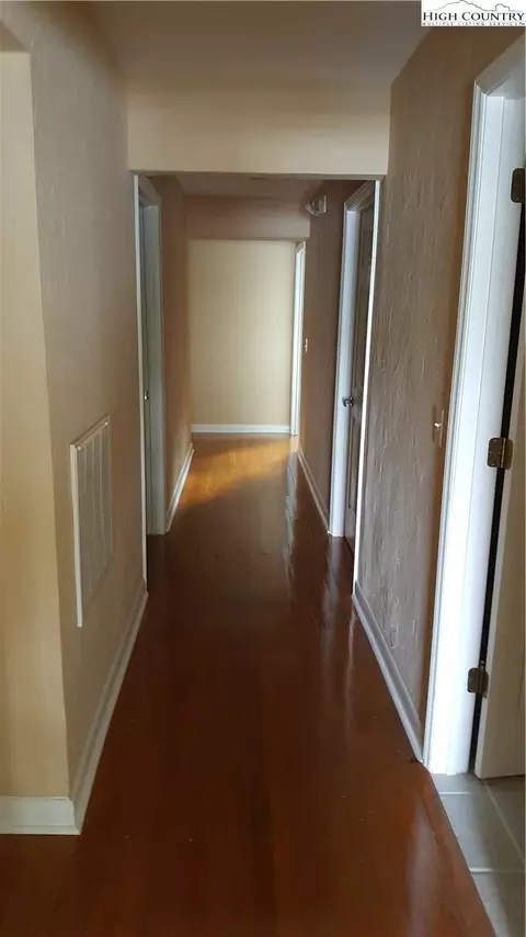 290 Queen St, Boone, NC 28607 photo 6