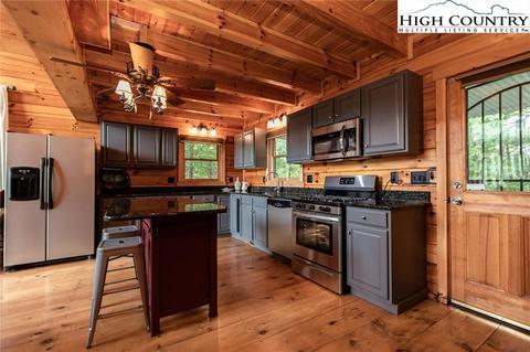 868 Staghorn Rd, Purlear, NC 28665 photo 6