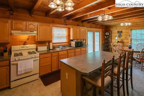 261 High Knolls Ln, Deep Gap, NC 28618 photo 12