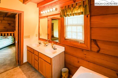 261 High Knolls Ln, Deep Gap, NC 28618 photo 22