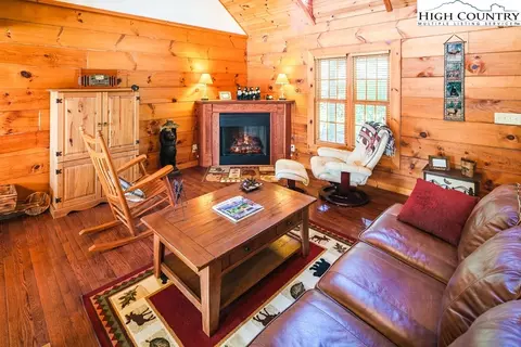 261 High Knolls Ln, Deep Gap, NC 28618 photo 9