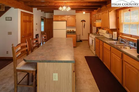 261 High Knolls Ln, Deep Gap, NC 28618 photo 13