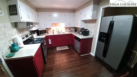 185 James St, Sparta, NC 28675 photo 6