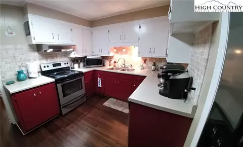 185 James St, Sparta, NC 28675 photo 8