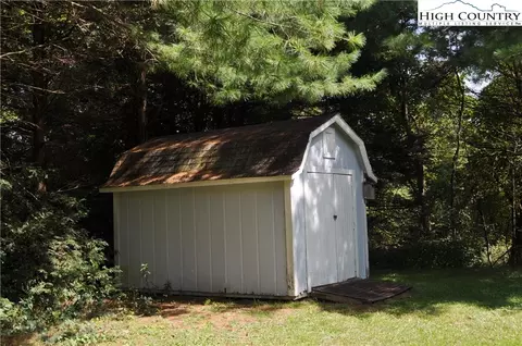 196 Blue Meadow Dr, Deep Gap, NC 28618 photo 22