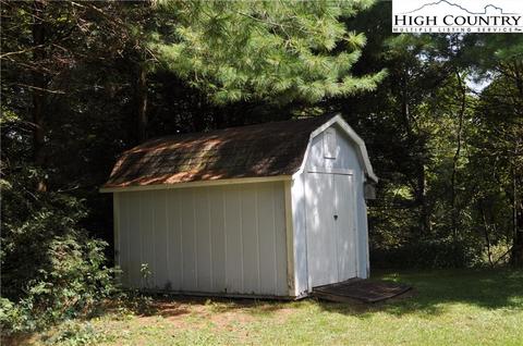 196 Blue Meadow Dr, Deep Gap, NC 28618 photo 22