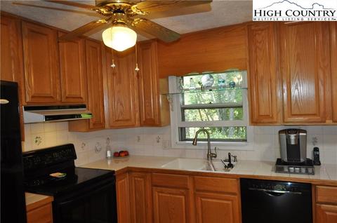 196 Blue Meadow Dr, Deep Gap, NC 28618 photo 12