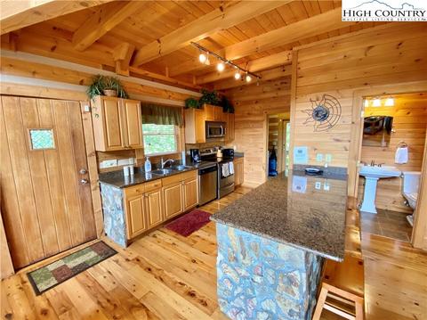 1197 Devils Lake Dr, Seven Devils, NC 28604 photo 6