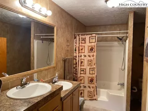 355 Smithey Rd, Crumpler, NC 28617 photo 14