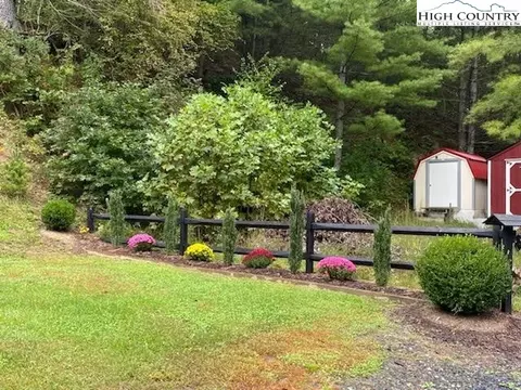 355 Smithey Rd, Crumpler, NC 28617 photo 3