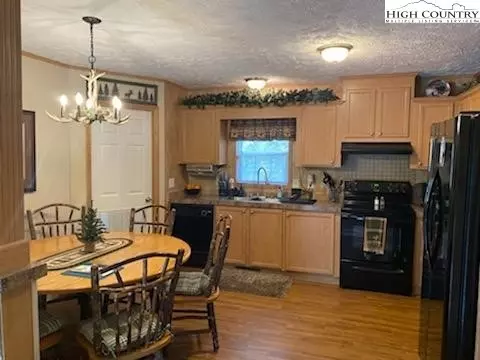 355 Smithey Rd, Crumpler, NC 28617 photo 10