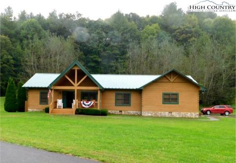 131 Winona Dr, Boone, NC 28607 photo 2
