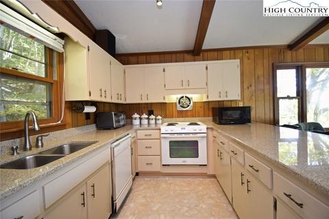 377 Buckeye Ln, Seven Devils, NC 28604 photo 13