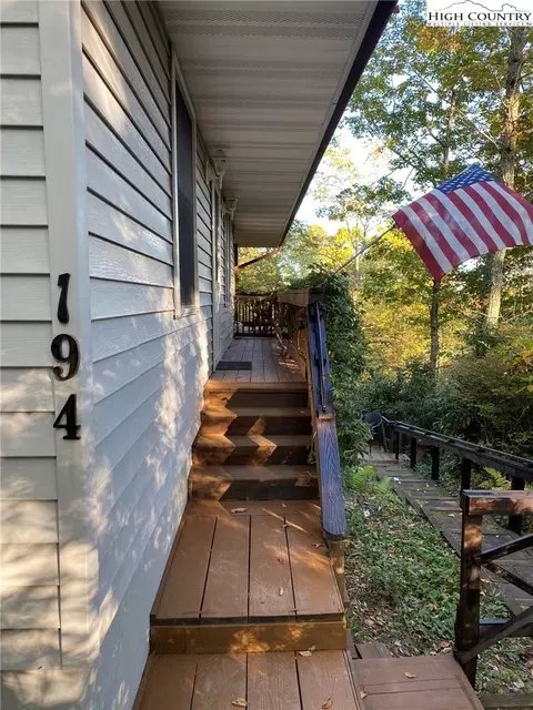 194 Ash Loop, Newland, NC 28657 photo 2