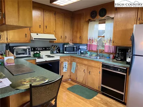 194 Ash Loop, Newland, NC 28657 photo 6