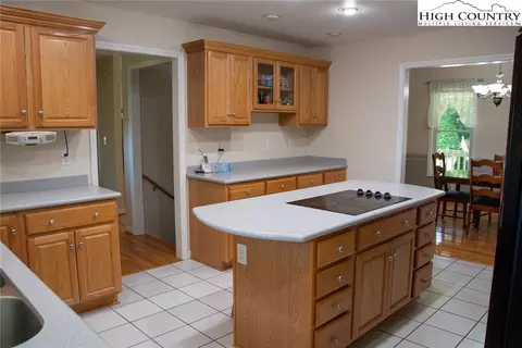 213 E Creekside Trl, Jefferson, NC 28640 photo 17