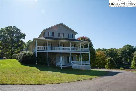 213 E Creekside Trl, Jefferson, NC 28640 photo 4