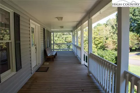 213 E Creekside Trl, Jefferson, NC 28640 photo 6