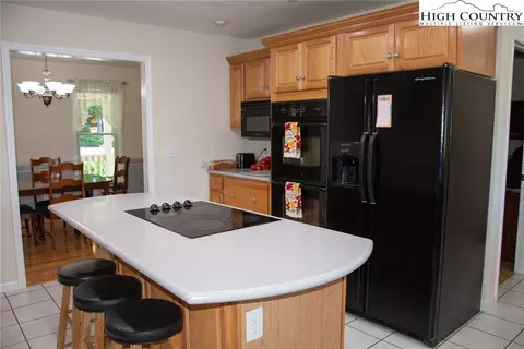213 E Creekside Trl, Jefferson, NC 28640 photo 16
