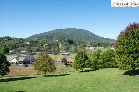 213 E Creekside Trl, Jefferson, NC 28640 photo 9