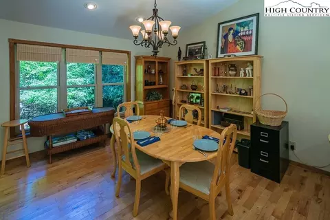 102 Wild Daisy Ct, Beech Mountain, NC 28604 photo 3
