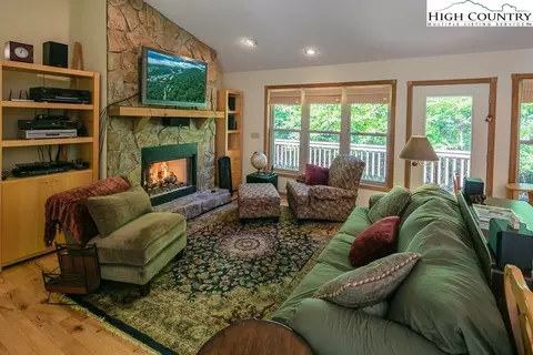 102 Wild Daisy Ct, Beech Mountain, NC 28604 photo 6