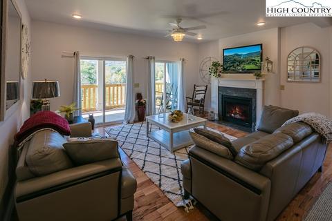 156 Crossmor Dr, Todd, NC 28684 photo 8